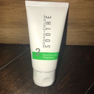 NWT Rodan and Fields Soothe sensitive skin trtmnt